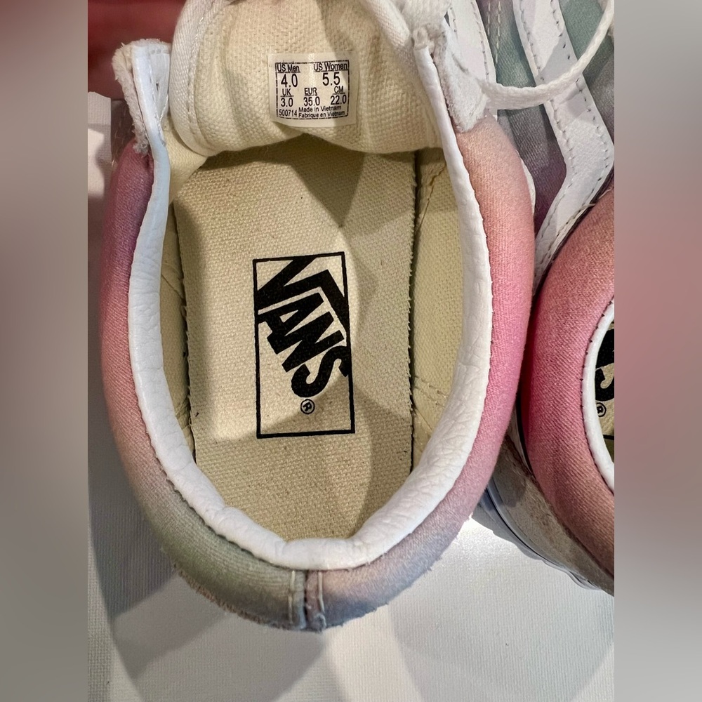 Vans Aura Shift Rainbow Gradient Sneakers Size 5.5 Women’s Girls - Picture 7 of 11